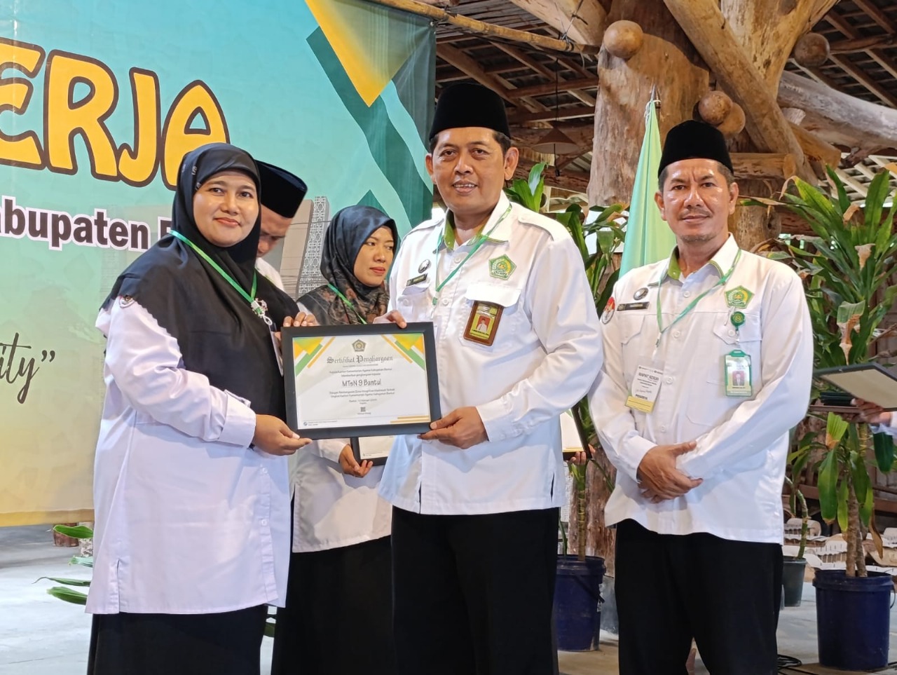 Lolos Penilaian Pendahuluan, MTsN 9 Bantul Terima Penghargaan ZI WBK dari Kankemenag Kab. Bantul